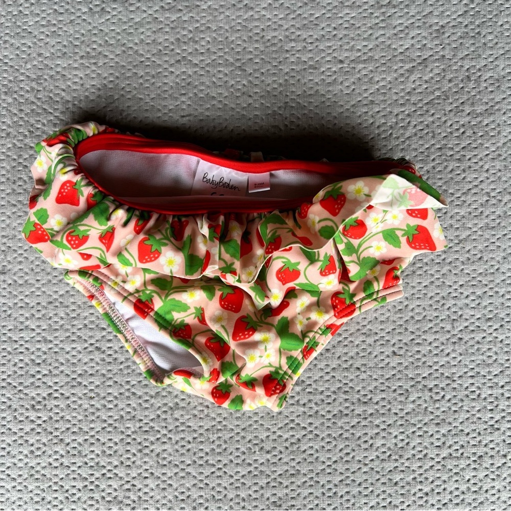 Baby Boden Pink Red Strawberry Novelty Print Ruffle Swim Bottom 9-12 Months EUC